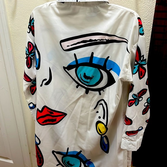 Button up shirt with colorful print. - Picture 4 of 4